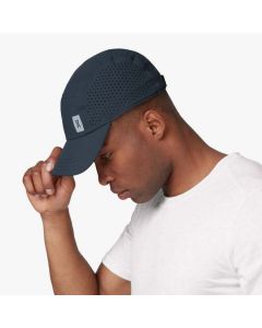 On Lightweight-Cap navy